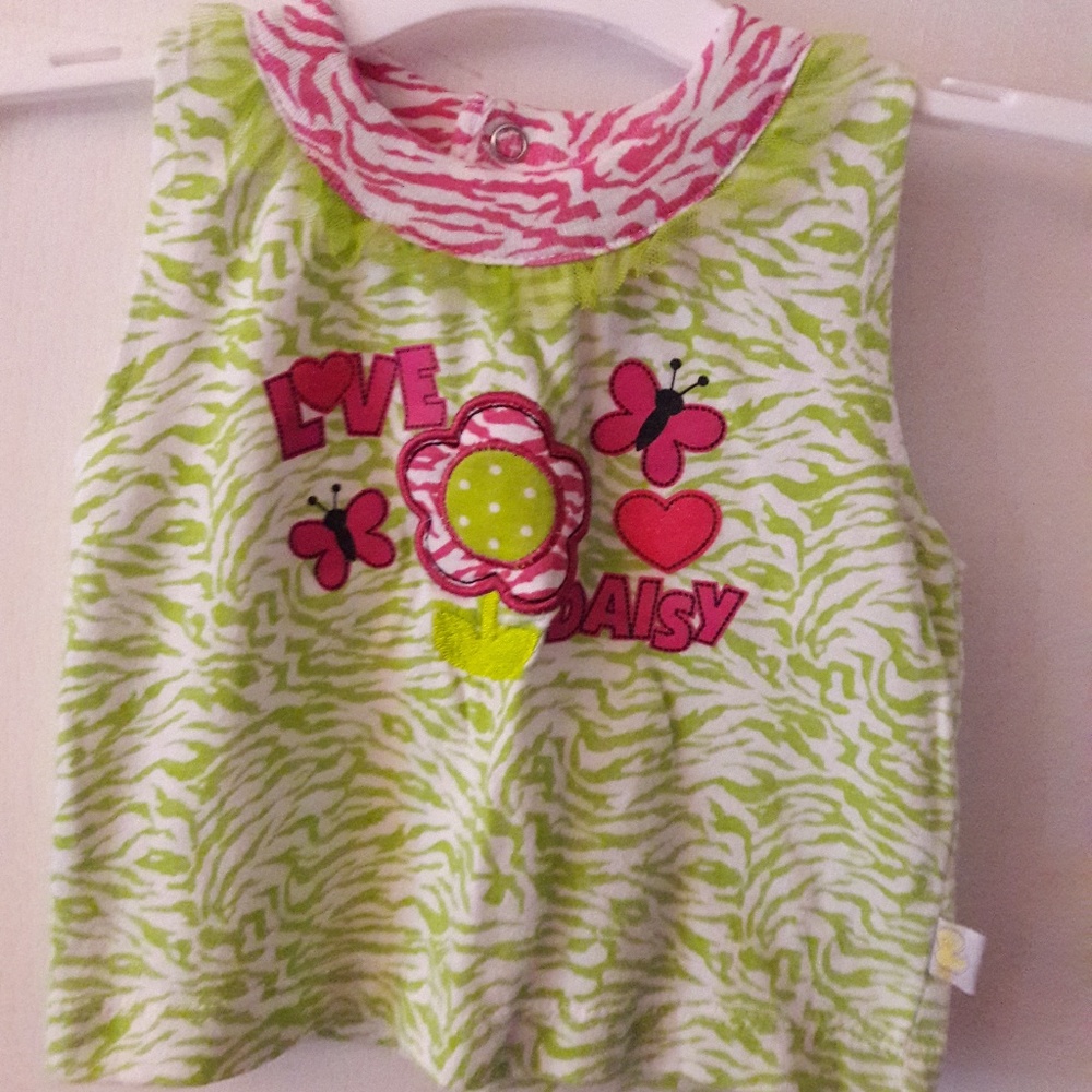 NWOT Baby Girl's Top Size 6 to 9 Months
